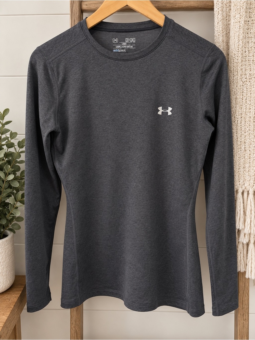 Women’s Under Armour Long Sleeve HeatGear Crew in Charcoal Gray